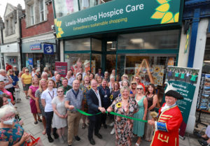 Sustainable shopping just got more fashionable in Swanage with the opening of the Lewis-Manning Hospice Care shop!